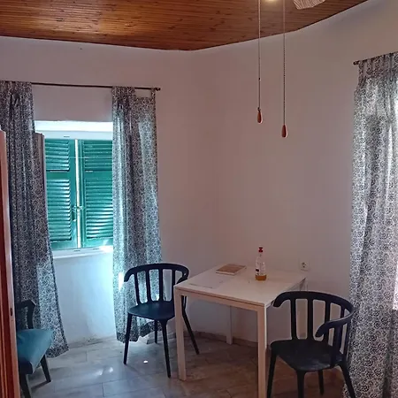 Apartment Vintage And Beutiful In Town *